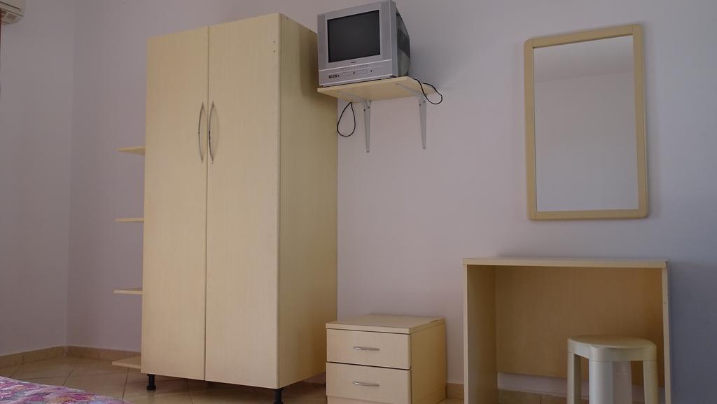 Residence Jazoj Vlorë Esterno foto