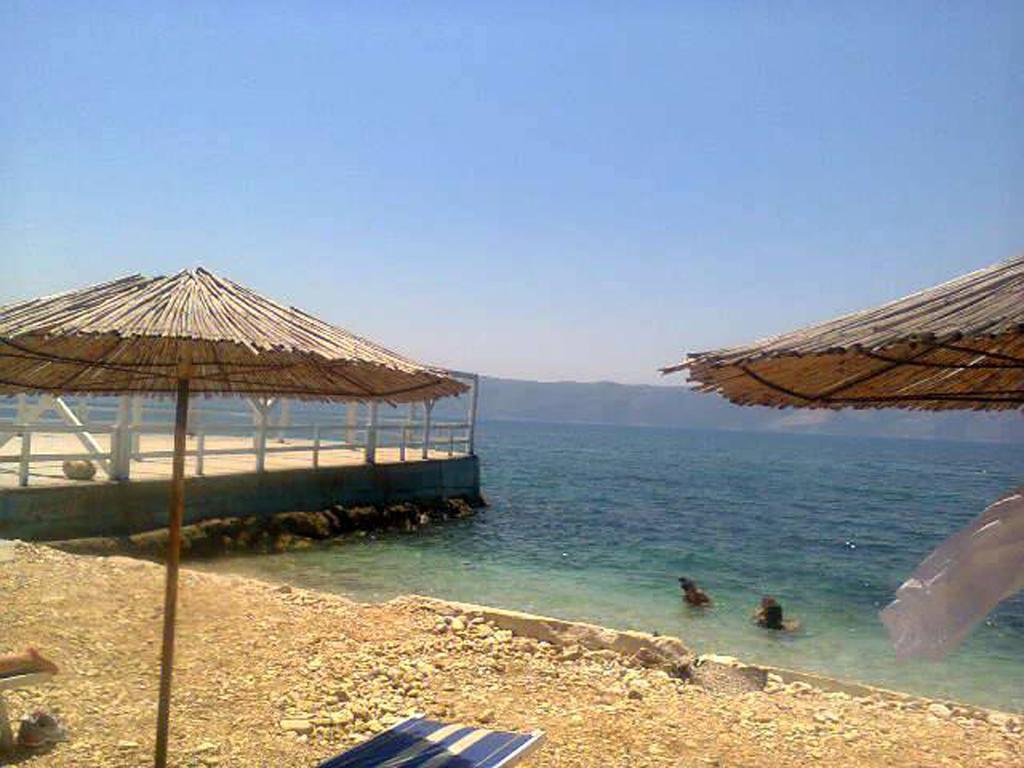 Residence Jazoj Vlorë Esterno foto