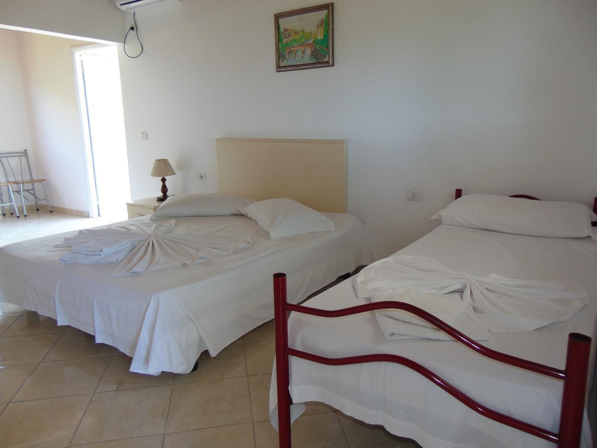 Residence Jazoj Vlorë Esterno foto