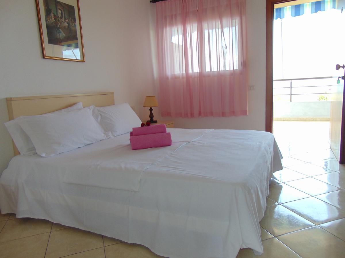 Residence Jazoj Vlorë Esterno foto