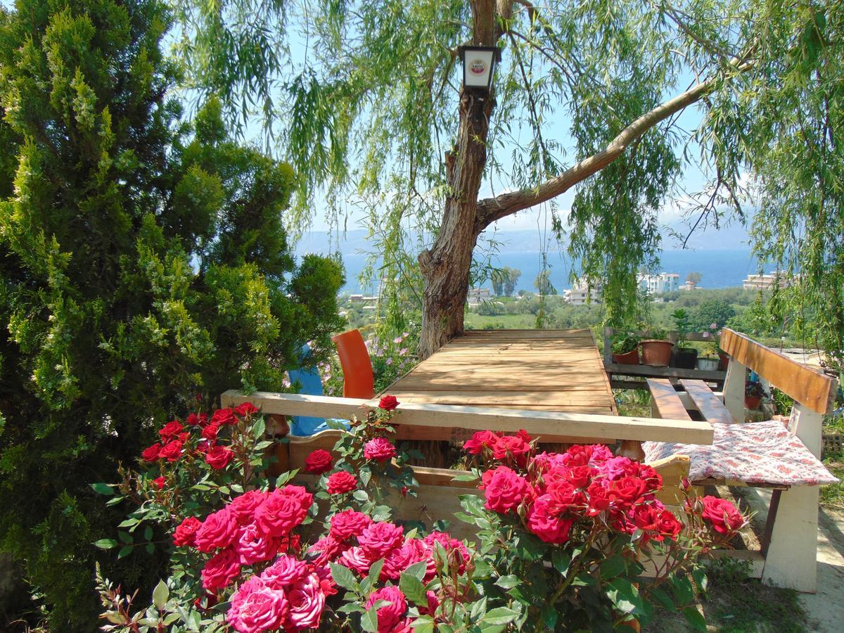 Residence Jazoj Vlorë Esterno foto