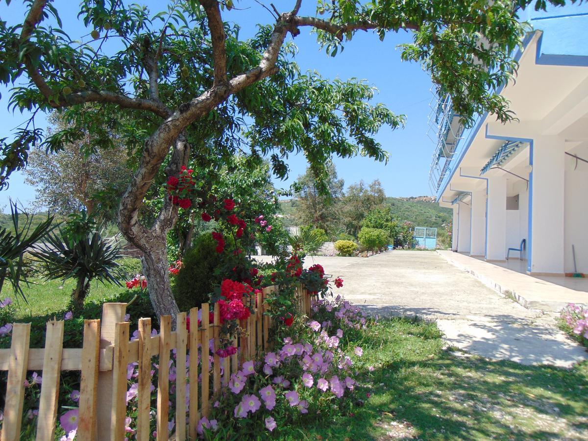 Residence Jazoj Vlorë Esterno foto