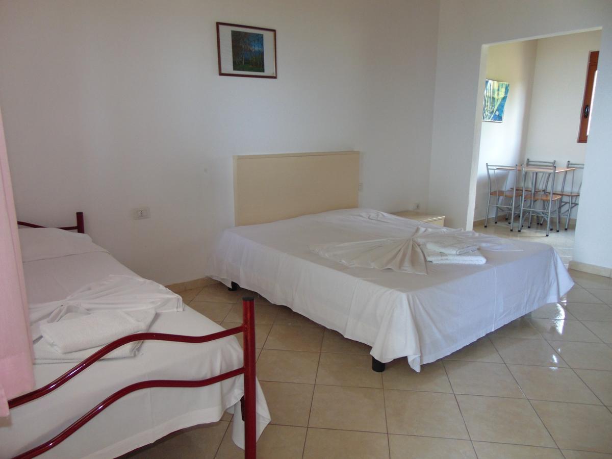 Residence Jazoj Vlorë Esterno foto