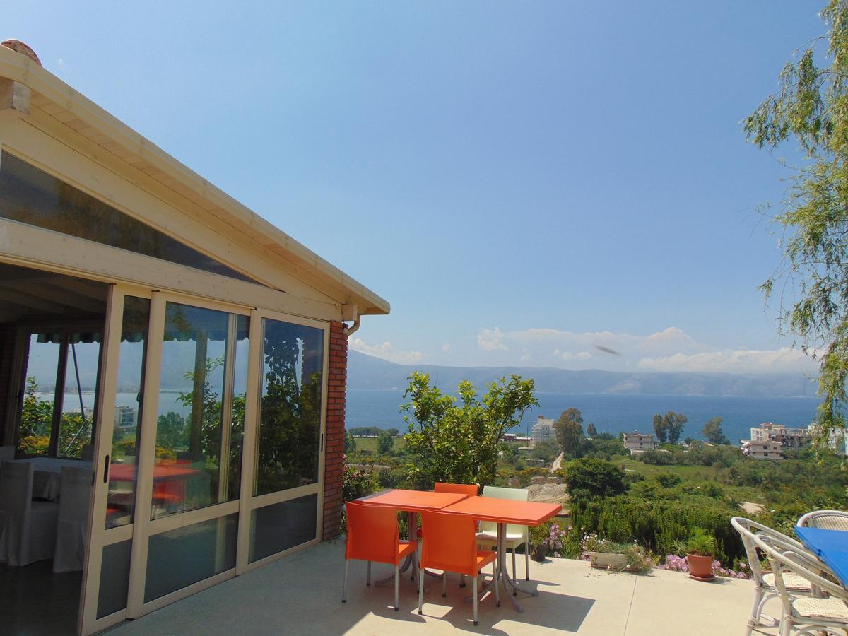Residence Jazoj Vlorë Esterno foto